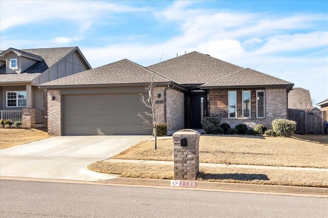 view of front facade featuring a garage