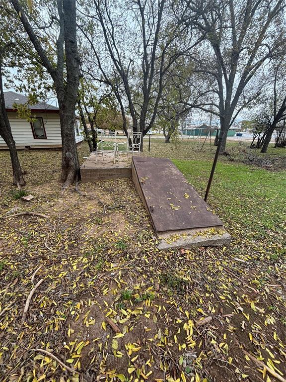119 W Iowa St, Walters, OK 73572 - photo 2