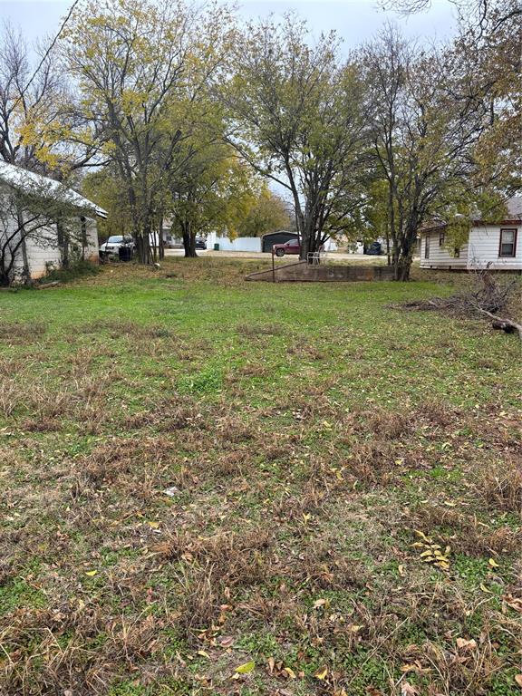 119 W Iowa St, Walters, OK 73572 - photo 3