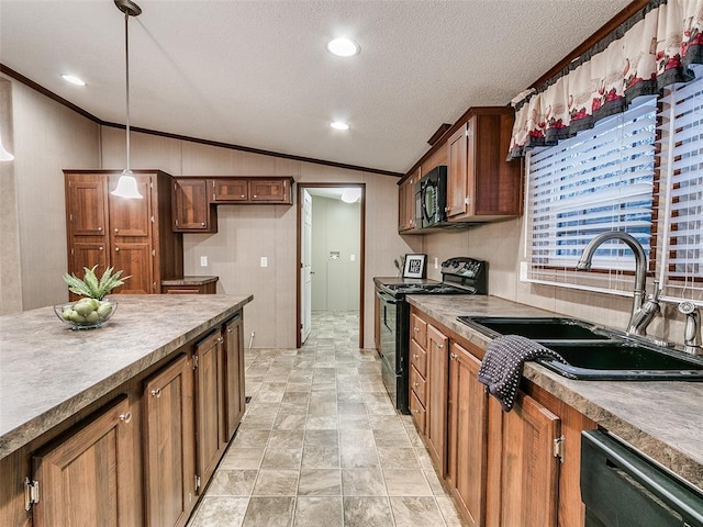 kitchen with sink, crown molding, vaulted ceiling, decorative light fixtures, and black appliances