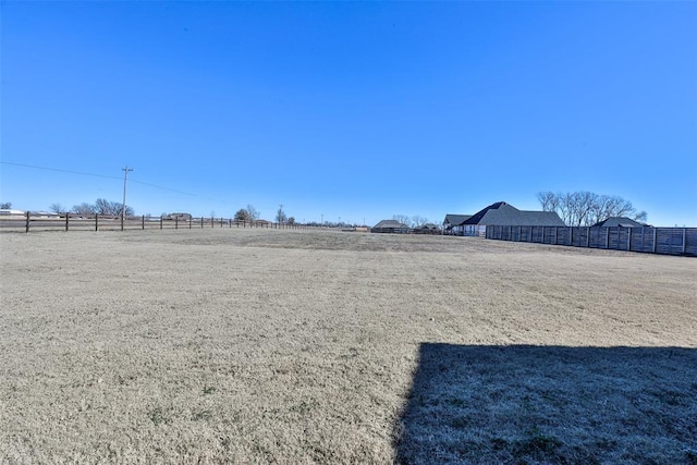 view of yard featuring a rural view