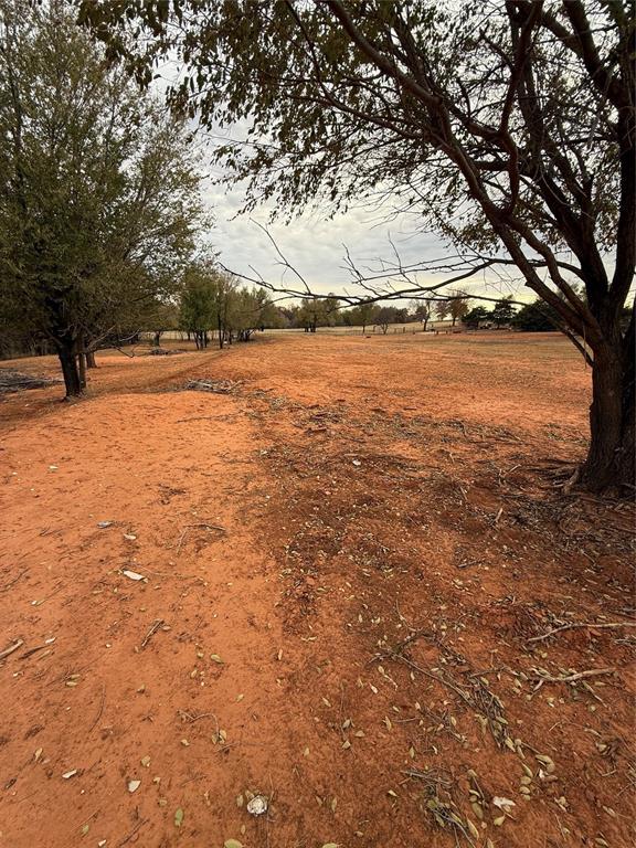 view of yard featuring a rural view