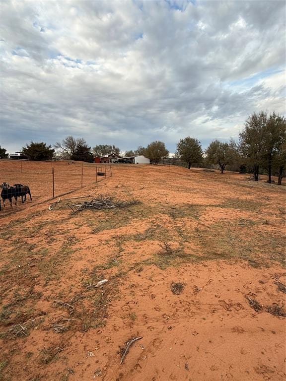 view of yard featuring a rural view