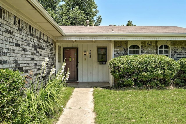 view of exterior entry