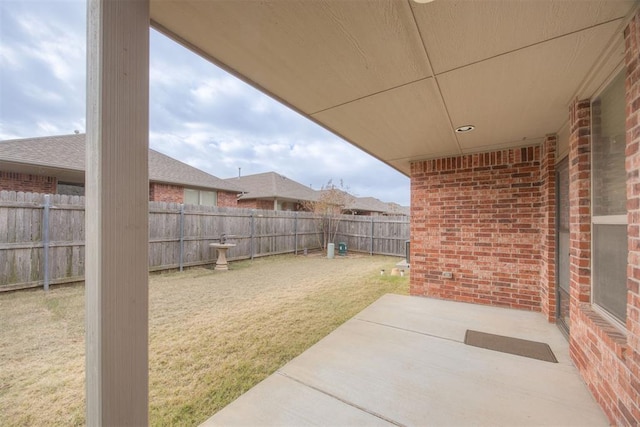 view of yard featuring a patio