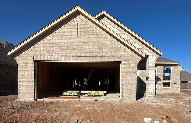 view of front facade with a garage