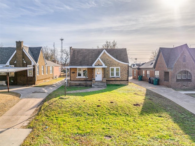 view of front of house featuring a front yard