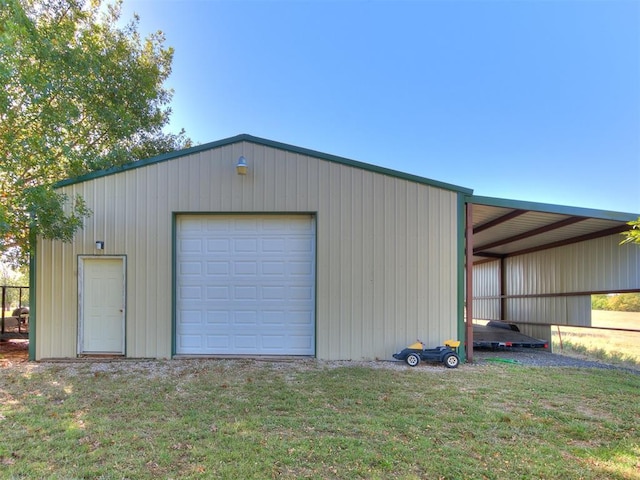 826 S Mustang Rd, Tuttle, OK 73089 - garage featuring a detached garage