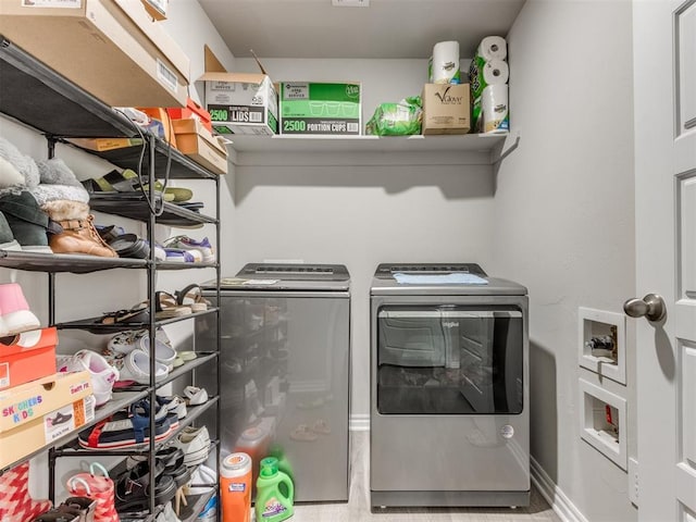 4408 Moonlight Rd, Mustang, OK 73064 - laundry area featuring washing machine and clothes dryer and baseboards