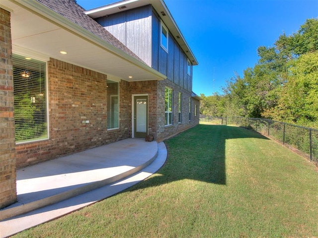 view of yard with a patio