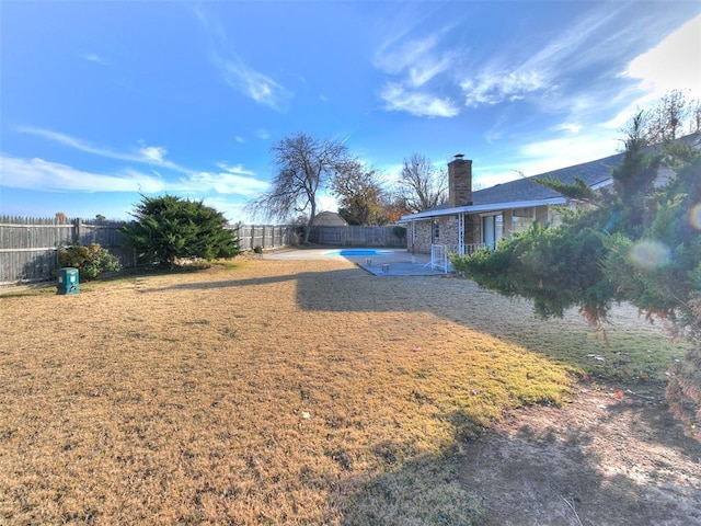 view of yard featuring a patio