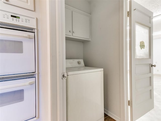 laundry area featuring washer / clothes dryer