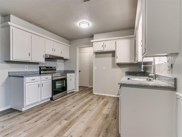 kitchen with sink, a textured ceiling, stainless steel electric stove, white cabinets, and light wood-type flooring