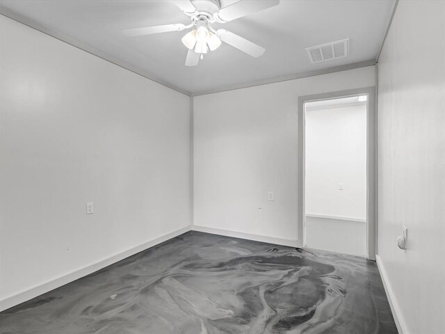 empty room with ceiling fan