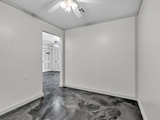 empty room featuring ceiling fan