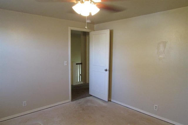 unfurnished room with ceiling fan