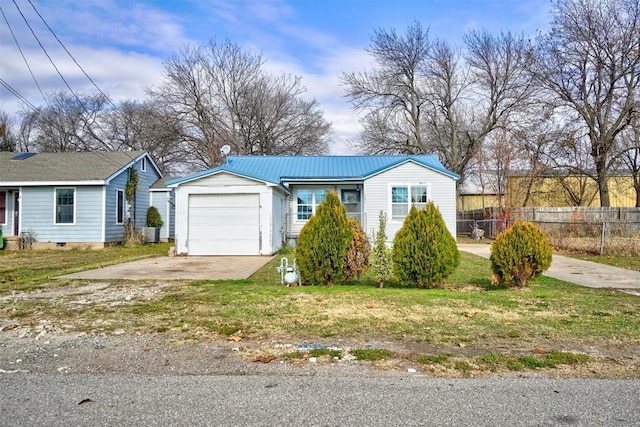 view of front facade with a front yard