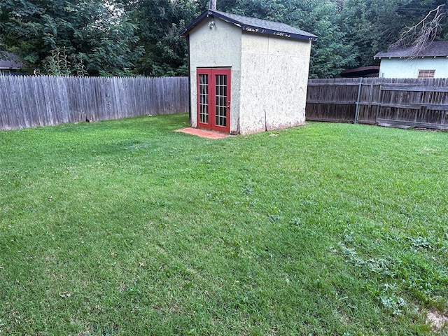 view of yard with a shed