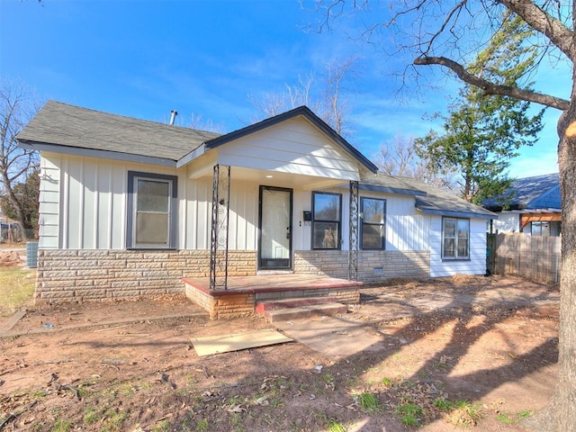 view of front of home with covered porch