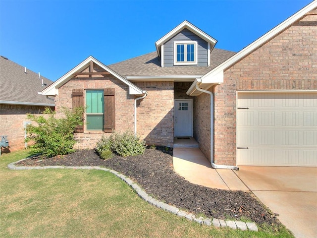 view of front facade with a garage