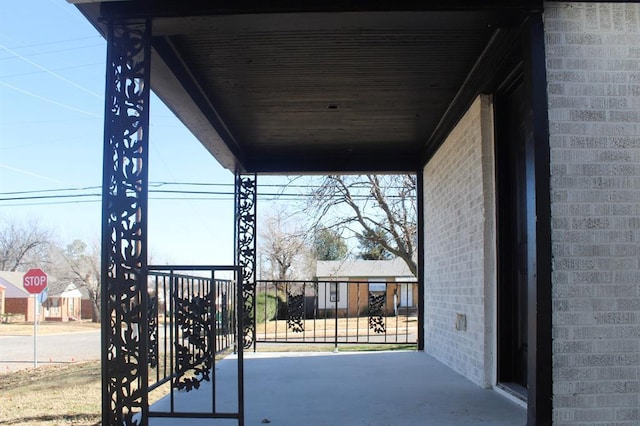 balcony featuring covered porch