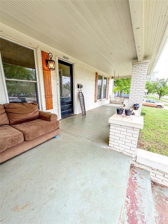 view of patio / terrace featuring covered porch