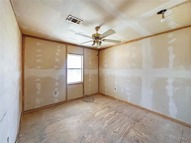 empty room with ceiling fan