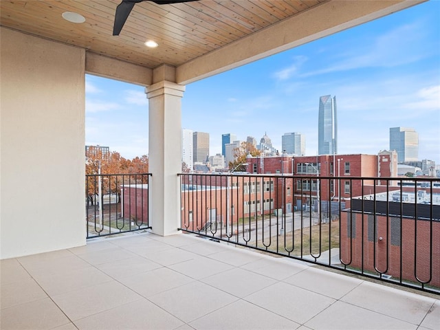 balcony featuring ceiling fan