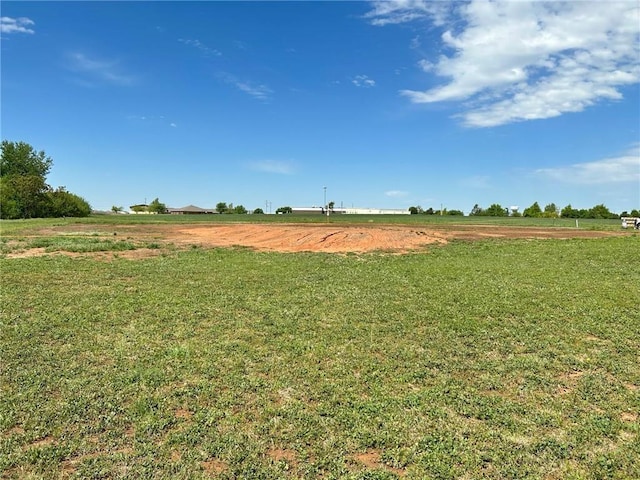 Listing photo 3 for 1523 Strawberry Flds, El Reno OK 73036