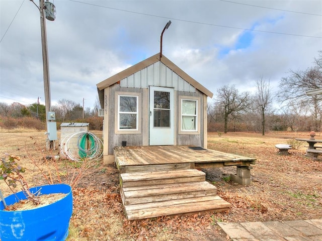 view of outbuilding