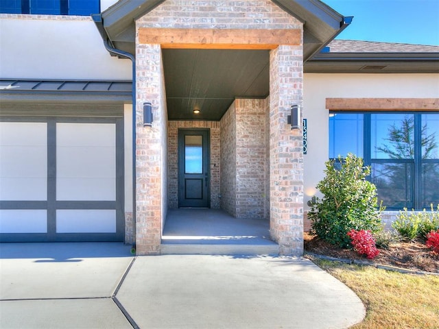 property entrance featuring a garage