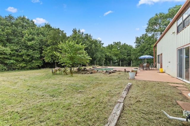 view of yard with a patio