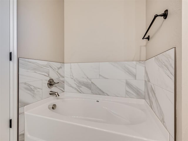 1995 Classic Run, Blanchard, OK 73010 - full bath with a garden tub