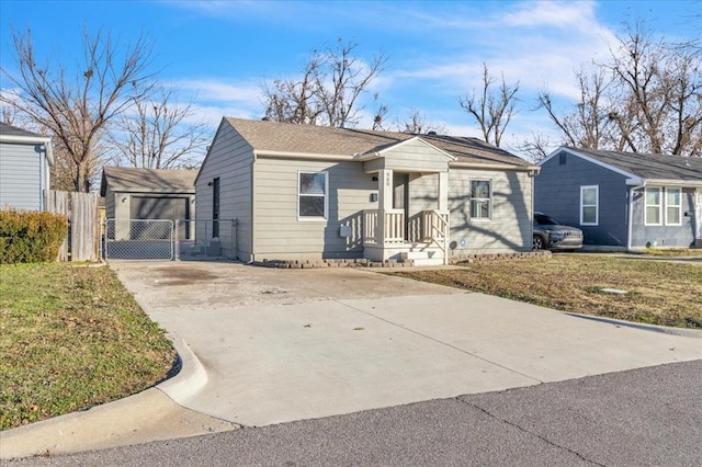 view of front of property with a front lawn