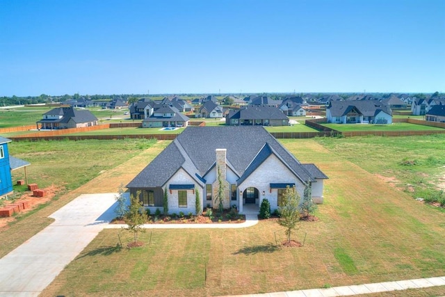 view of front of house featuring a front lawn