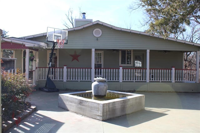 view of front facade featuring a porch