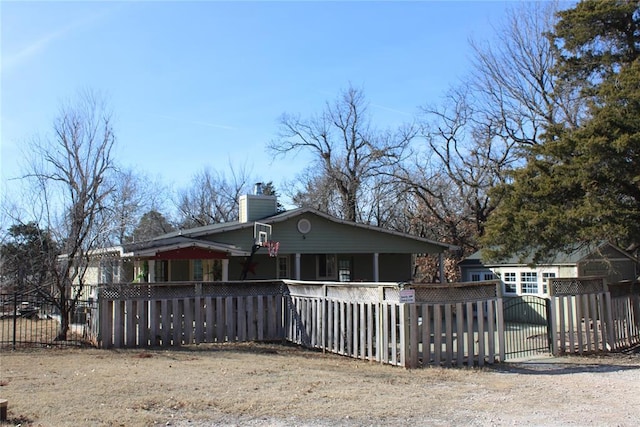 view of front of property