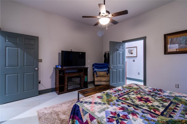 bedroom with ceiling fan