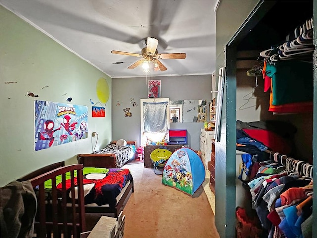 bedroom featuring ceiling fan