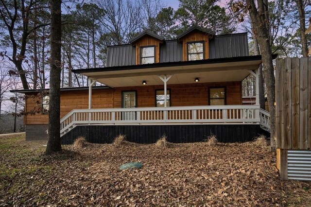 view of front of home with covered porch