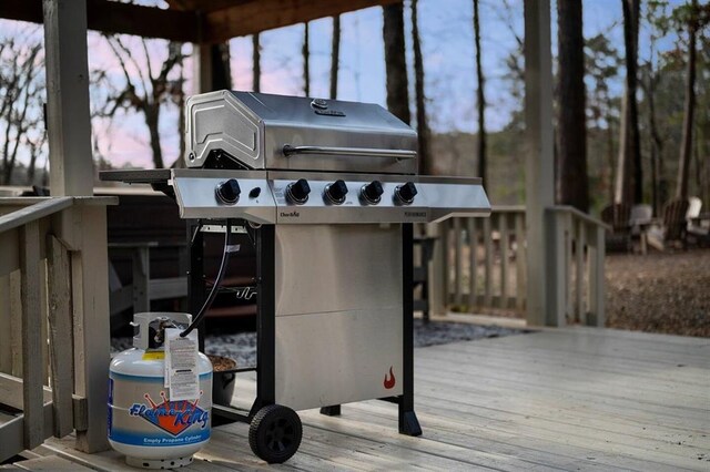 deck with grilling area