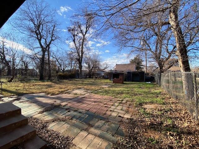 view of yard with a patio