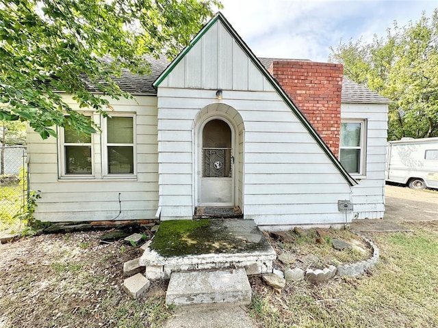 view of front of property