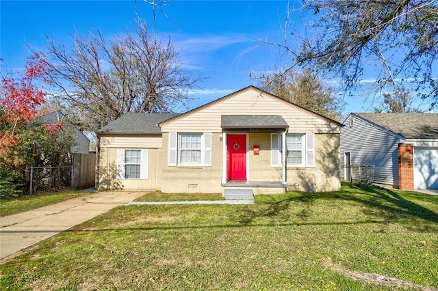 view of front of property with a front lawn