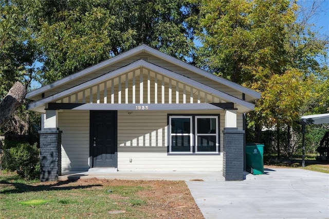 view of front of property with a porch