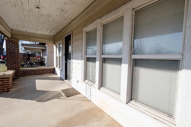 view of patio featuring covered porch