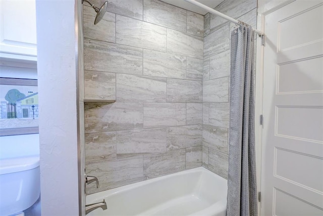 bathroom featuring shower / tub combo