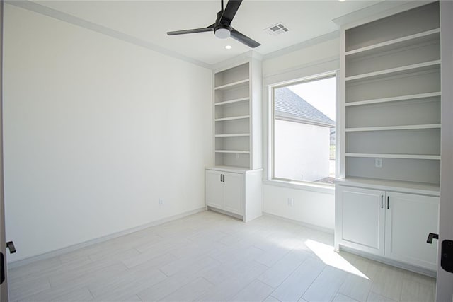 empty room with ceiling fan