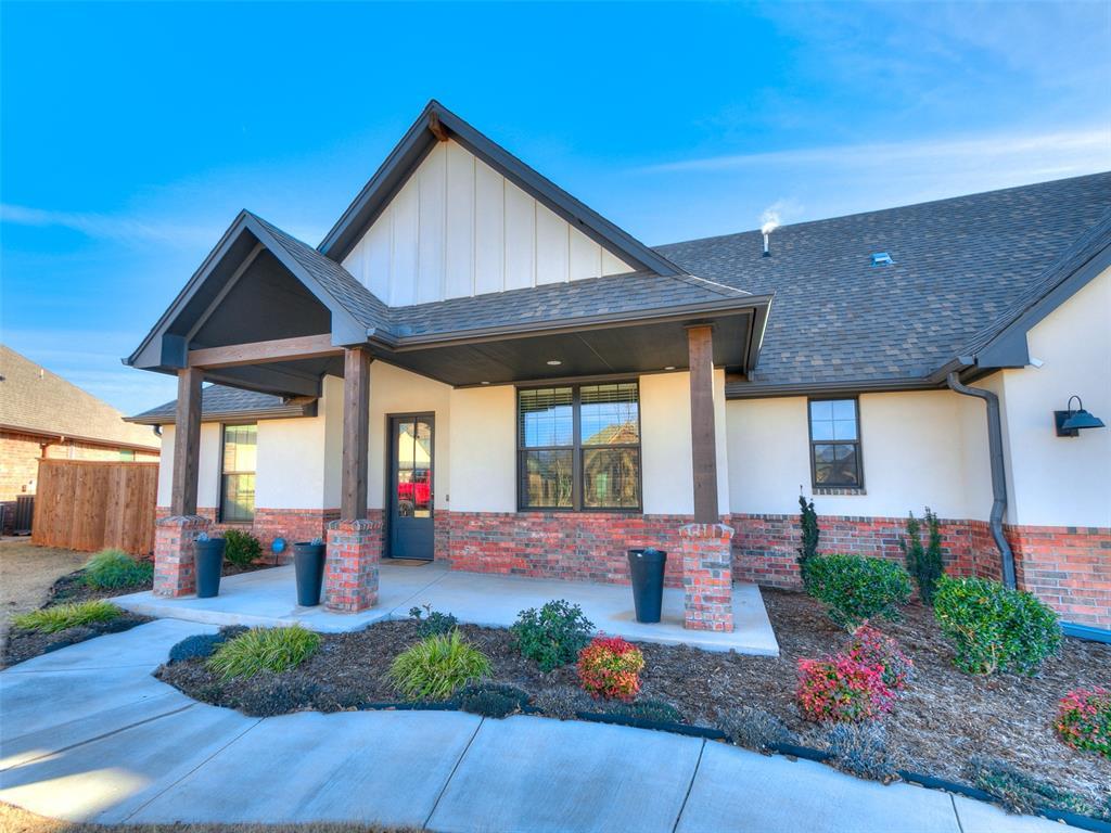 craftsman house featuring covered porch