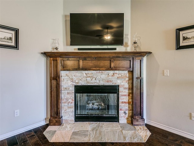 room details featuring a fireplace